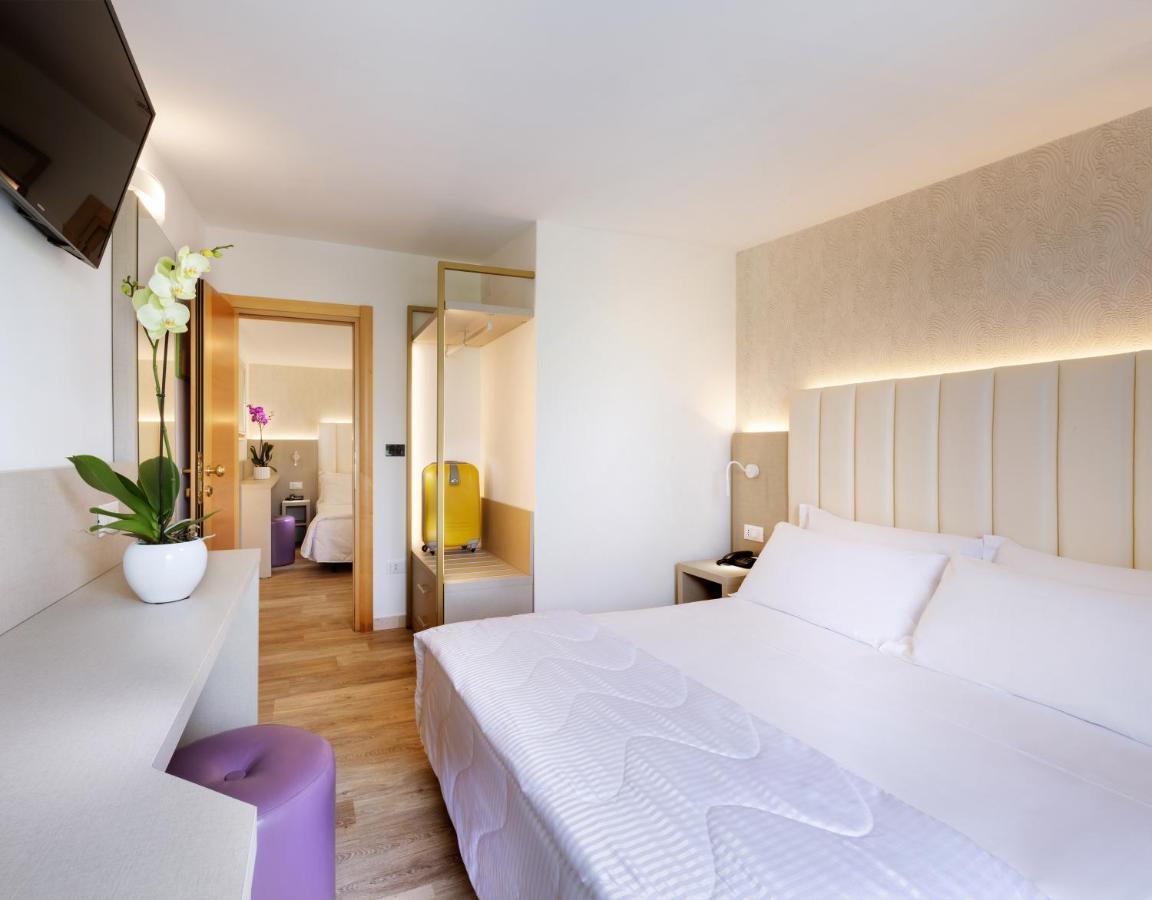 Hotel Castellucci Bellaria-Igea Marina Exteriör bild