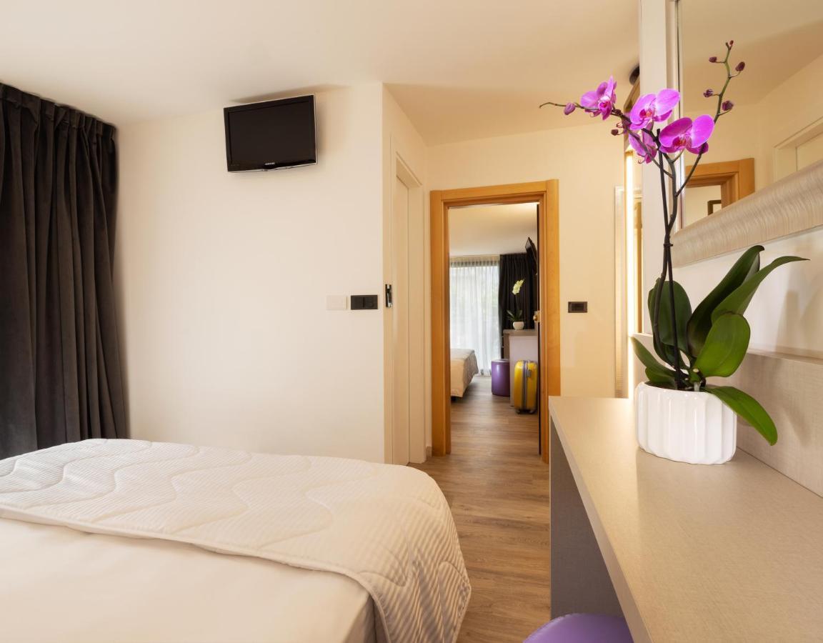 Hotel Castellucci Bellaria-Igea Marina Exteriör bild