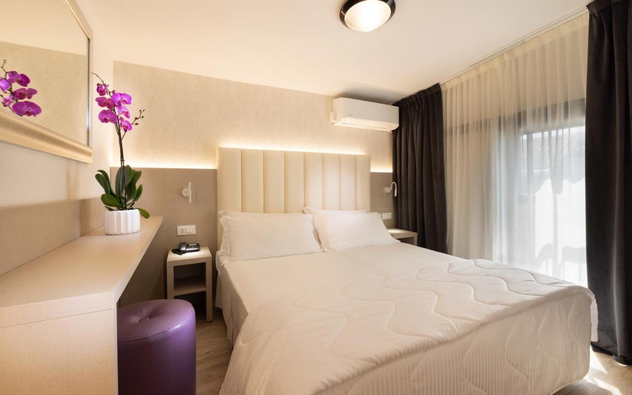 Hotel Castellucci Bellaria-Igea Marina Exteriör bild
